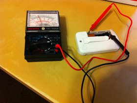 $1 analog multimeter in action.jpg